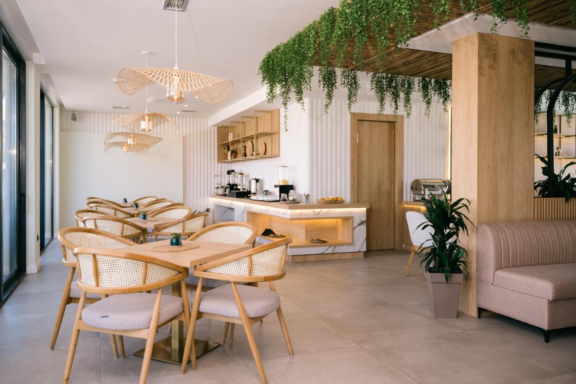 Hotel Teuta Ulcinj Ngoại thất bức ảnh