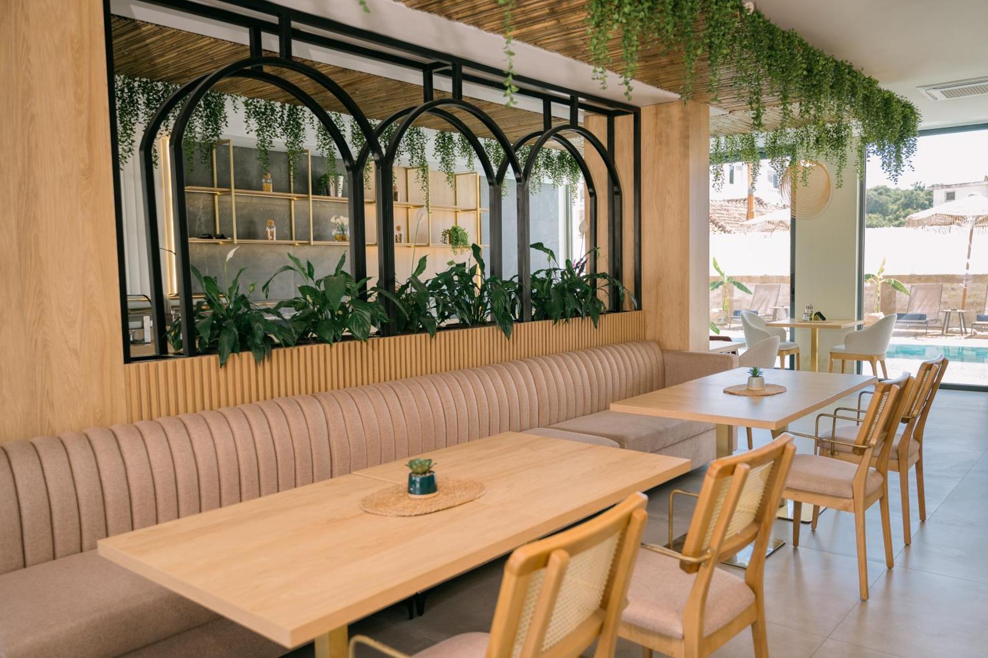 Hotel Teuta Ulcinj Ngoại thất bức ảnh