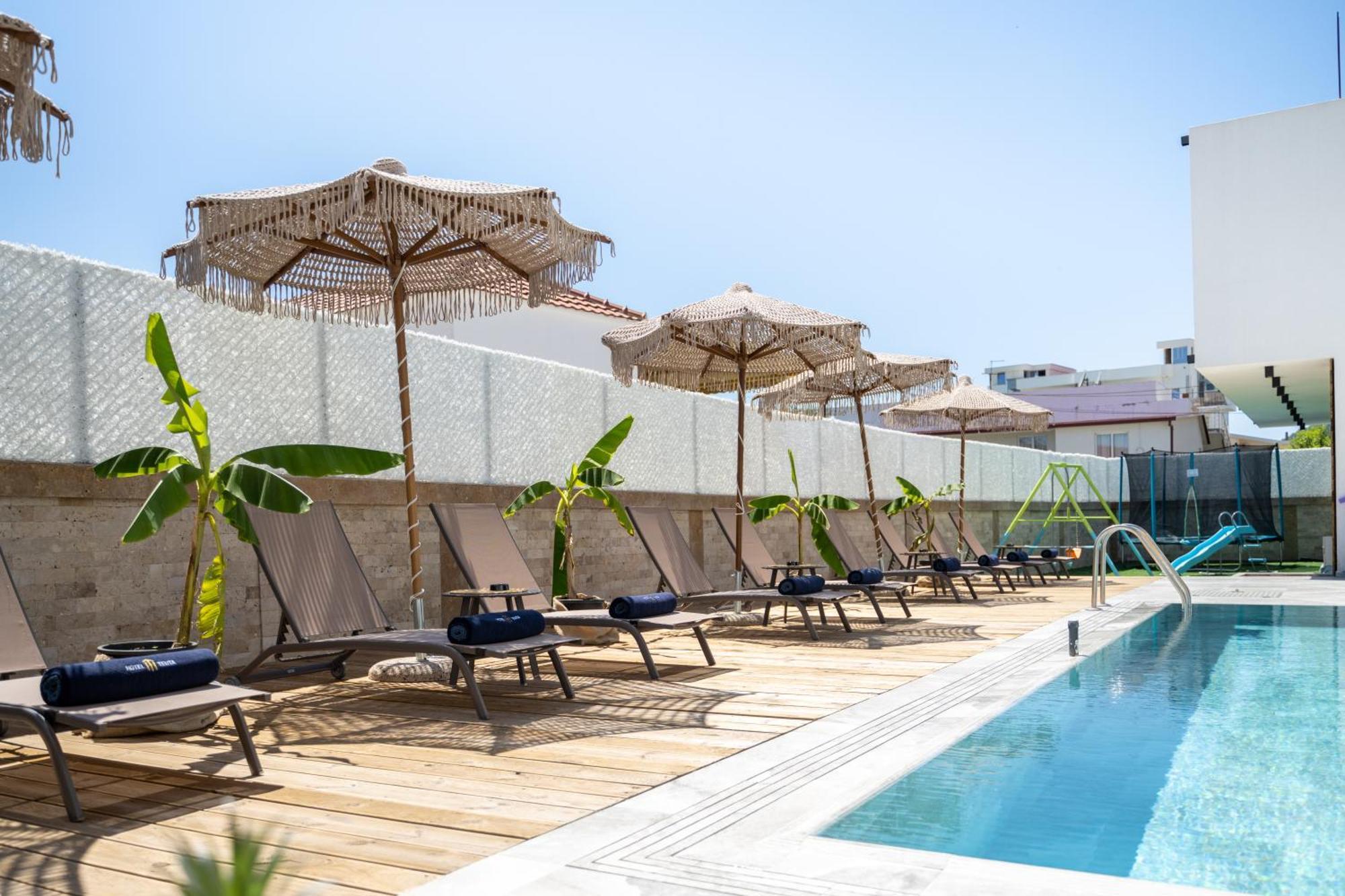 Hotel Teuta Ulcinj Ngoại thất bức ảnh