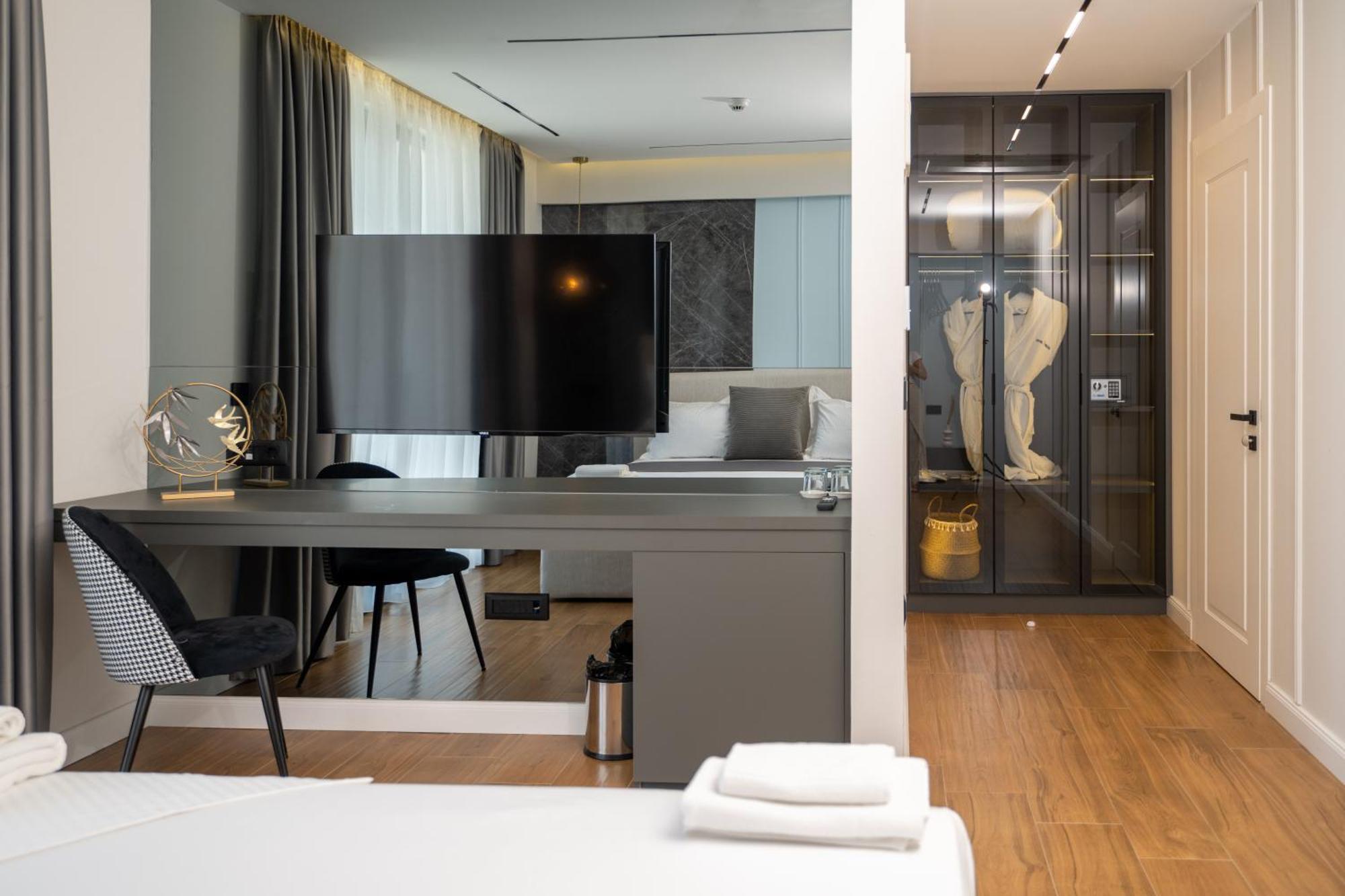 Hotel Teuta Ulcinj Ngoại thất bức ảnh