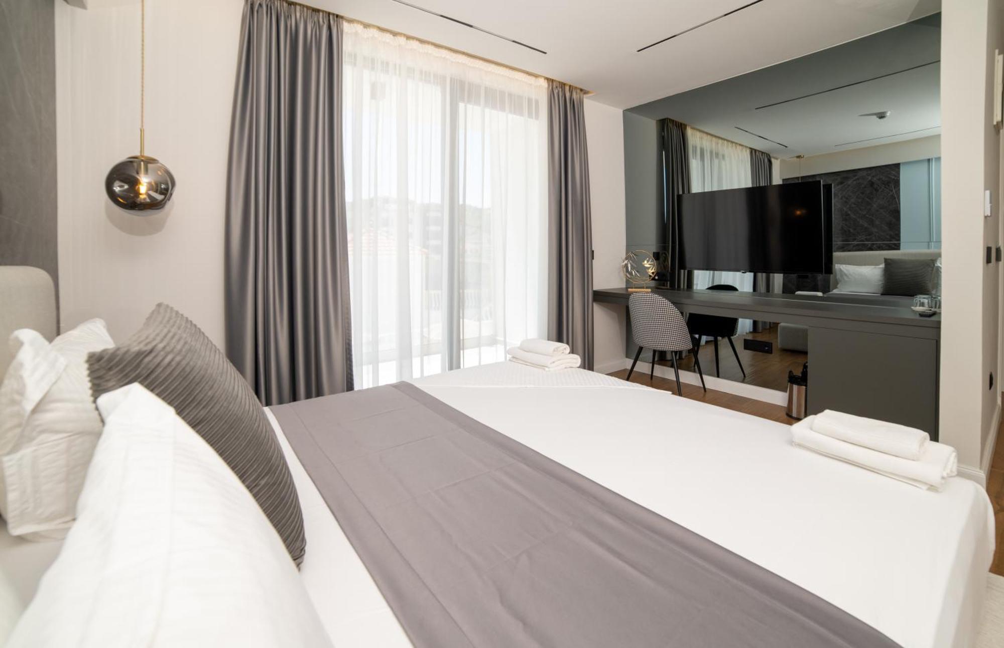 Hotel Teuta Ulcinj Ngoại thất bức ảnh